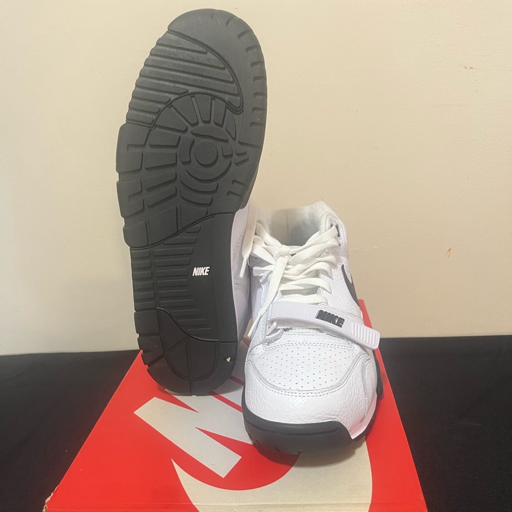 NIKE AIR TRAINER 1